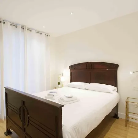 The Collection | Gallery Apartment San Sebastian
